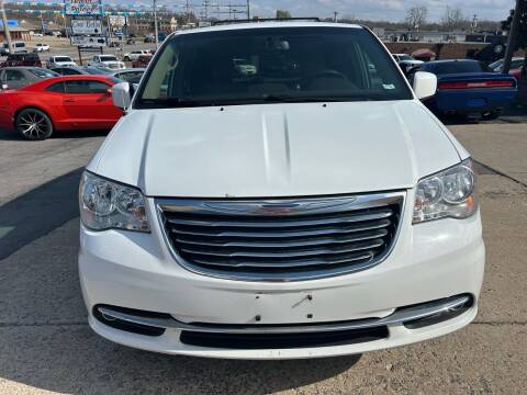 2014 Chrysler Town and Country for sale at Huck´s Auto Sales Inc in Cape Girardeau MO