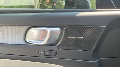 2026 Volvo XC40 B5 Ultra