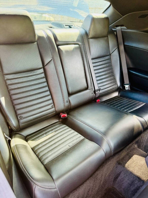 2012 Dodge Challenger SXT Plus