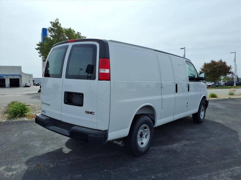 2026 GMC Savana 2500
