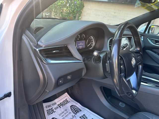 2022 Buick Enclave Essence