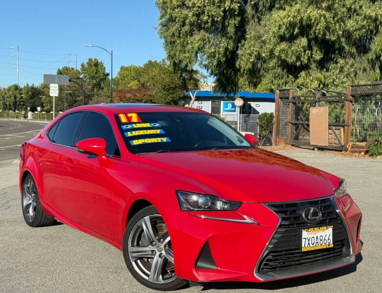 2017 Lexus IS 200t's photo