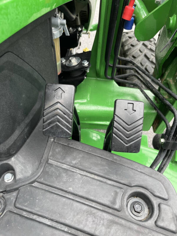 2022 John Deere 1025R