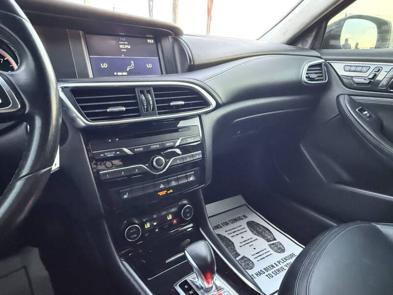 2017 Infiniti QX30 Luxury