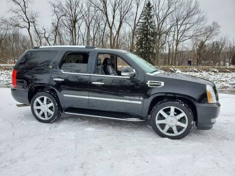 2009 Cadillac Escalade Hybrid for sale at Auto Link Inc. in Spencerport NY