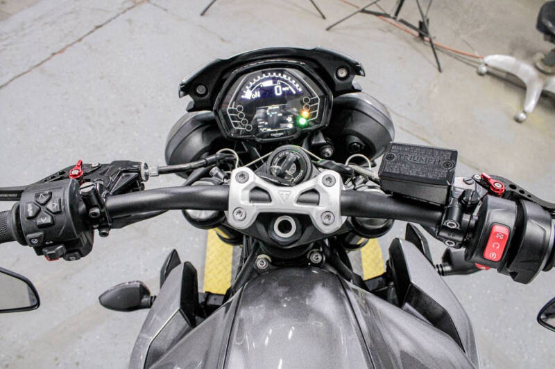 2024 Triumph Street Triple 765