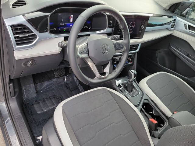 2025 Volkswagen Taos SE