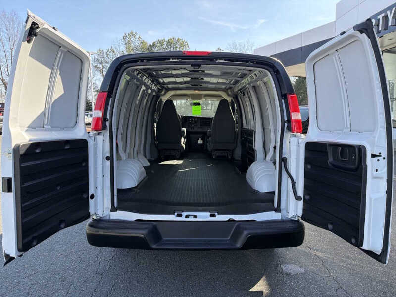 2025 GMC Savana 2500