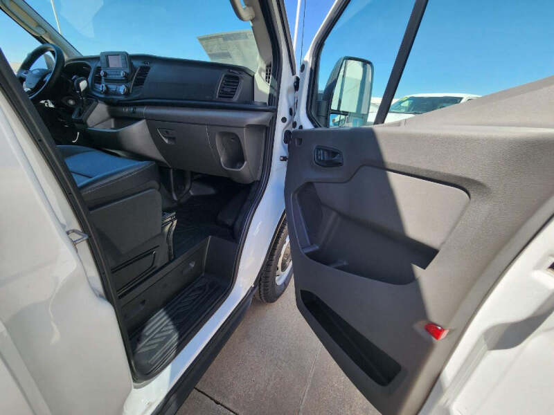 2025 Ford Transit 250