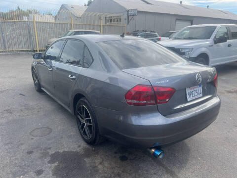 2013 Volkswagen Passat S PZEV