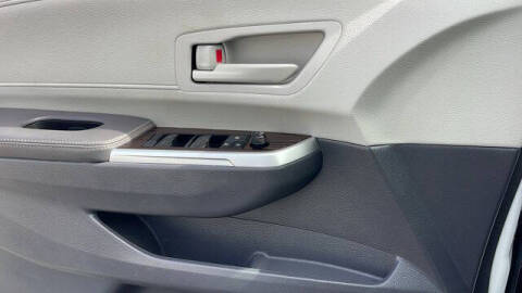 2022 Toyota Sienna LE 8-Passenger