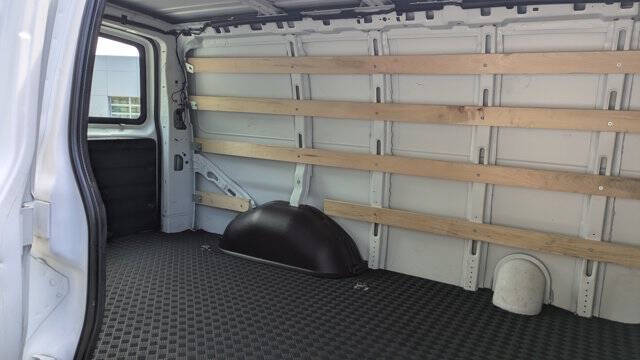2024 Chevrolet Express 2500