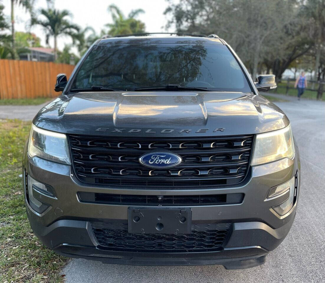 2016 Ford Explorer  - $18,915