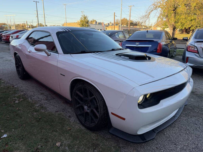 2016 Dodge Challenger R/T Shaker