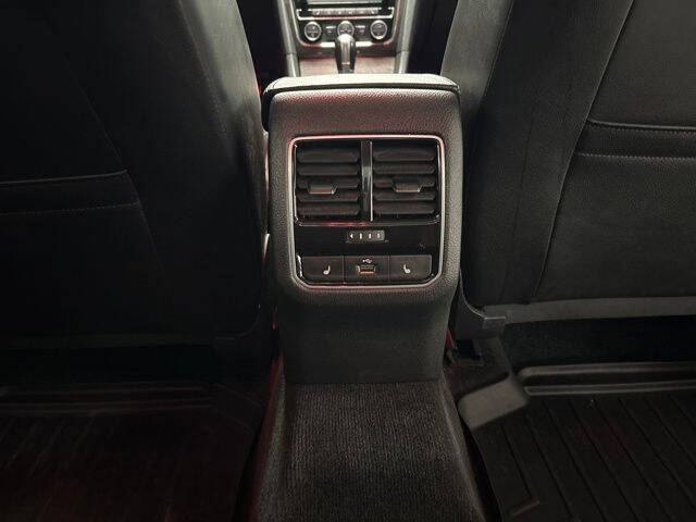 2016 Volkswagen Passat 1.8T SEL Premium