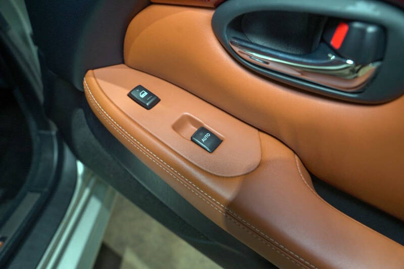 2004 Lexus SC 430