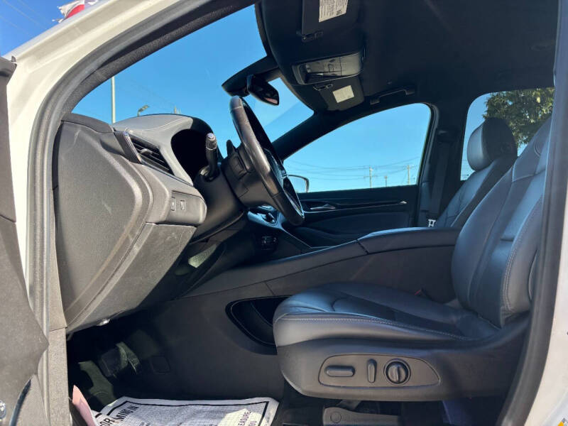 2022 Buick Enclave Essence