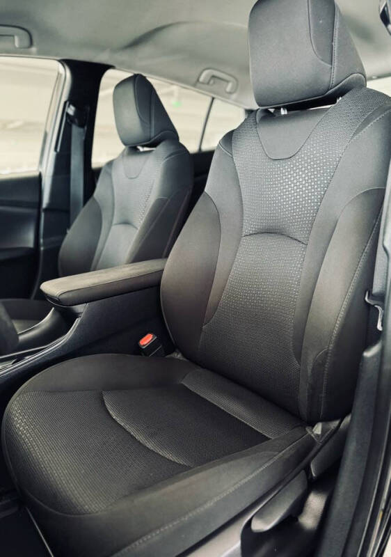 2021 Toyota Prius XLE