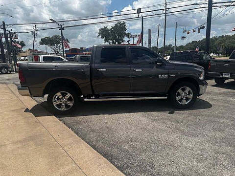 2017 RAM 1500 SLT