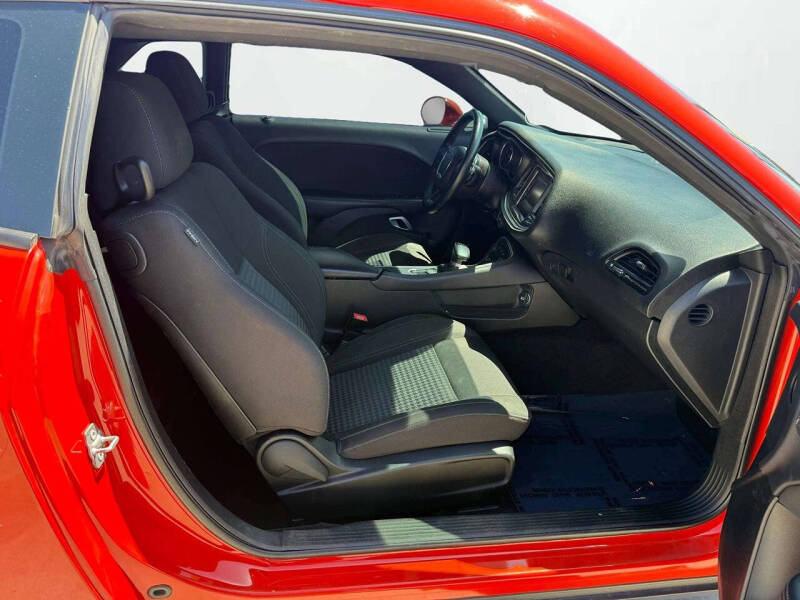 2017 Dodge Challenger SXT