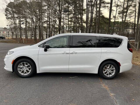2026 Chrysler Pacifica Select