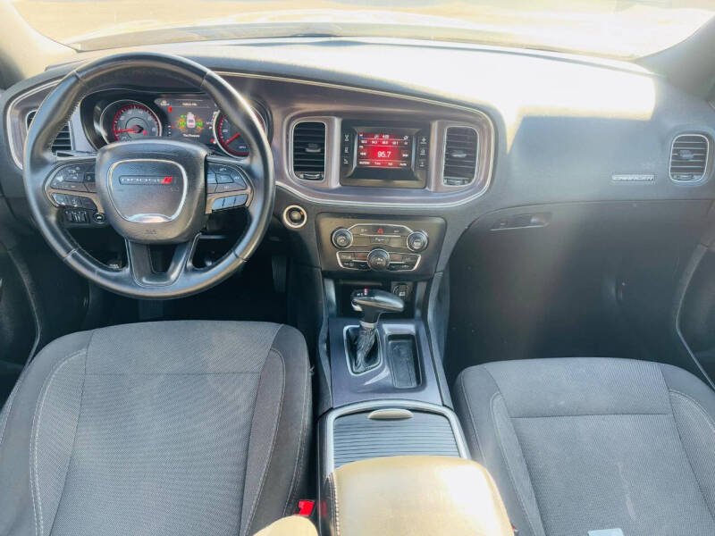 2016 Dodge Charger SE