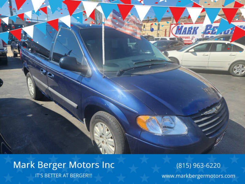 2006 Chrysler Town and Country for sale at Mark Berger Motors Inc in Rockford IL
