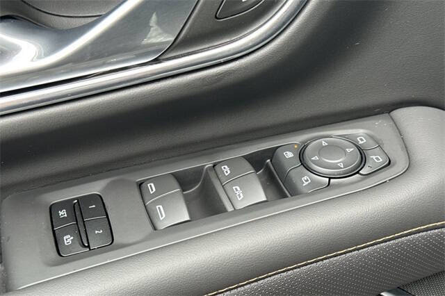 2023 GMC Yukon XL AT4