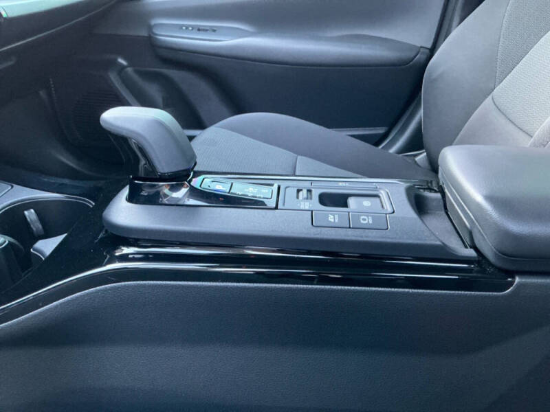 2024 Toyota Prius LE