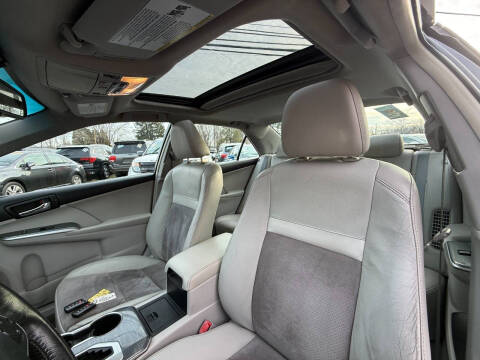 2012 Toyota Camry Hybrid XLE