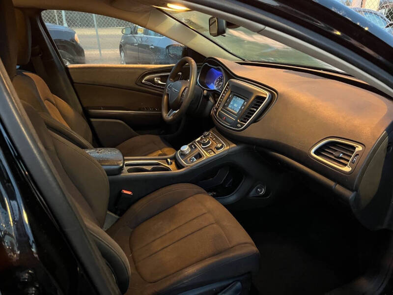 2015 Chrysler 200 LX