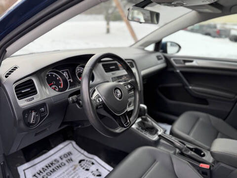 2016 Volkswagen Golf TSI SE