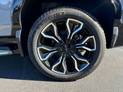 2024 GMC Sierra EV Denali Edition 1