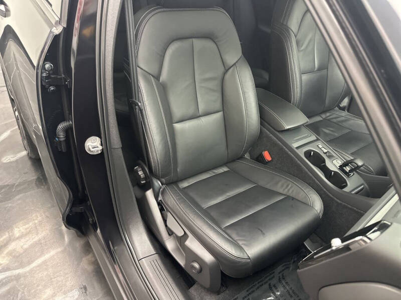 2023 Volvo XC40 B5 Core