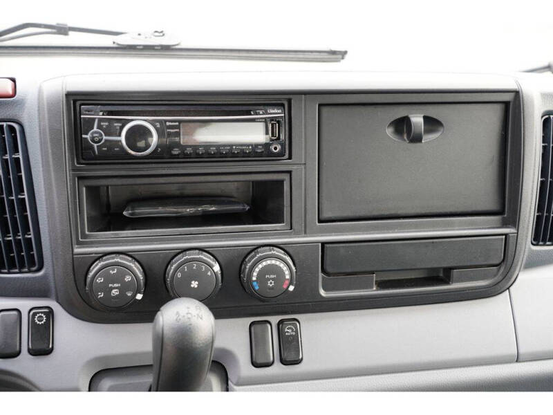 2015 Mitsubishi Fuso FE180