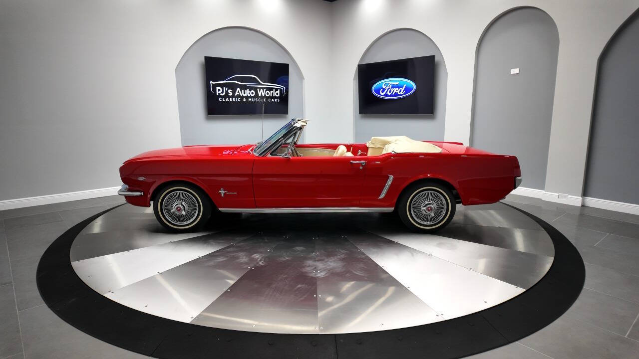 1965 Ford Mustang 2