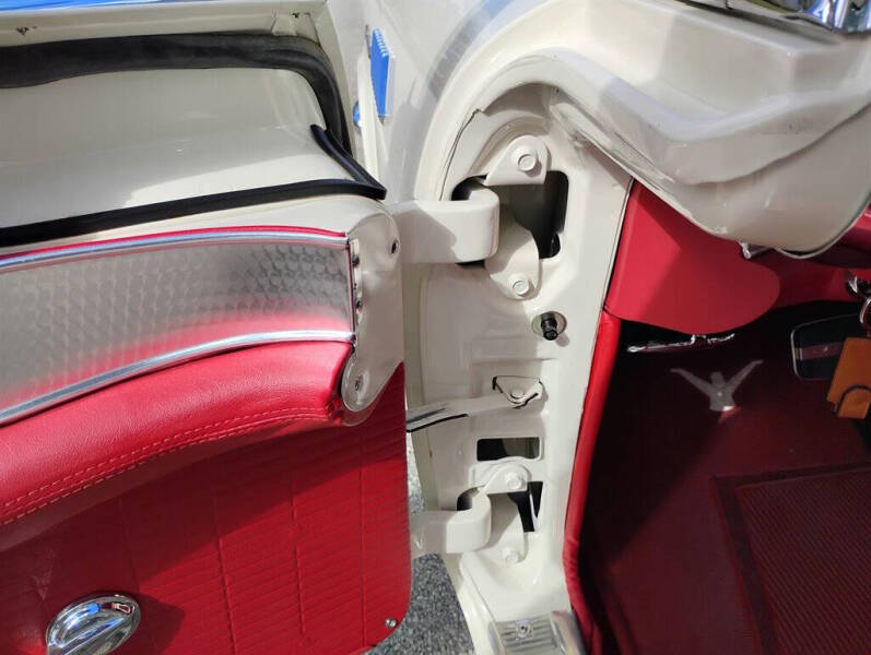 1957 Ford Thunderbird