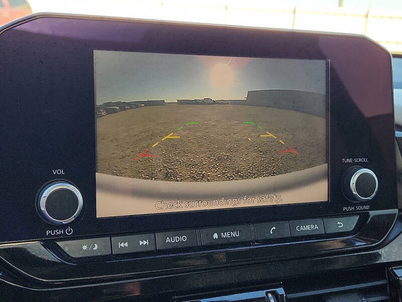 2022 Nissan Pathfinder SV