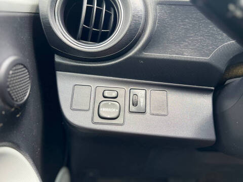 2014 Toyota Prius c Three