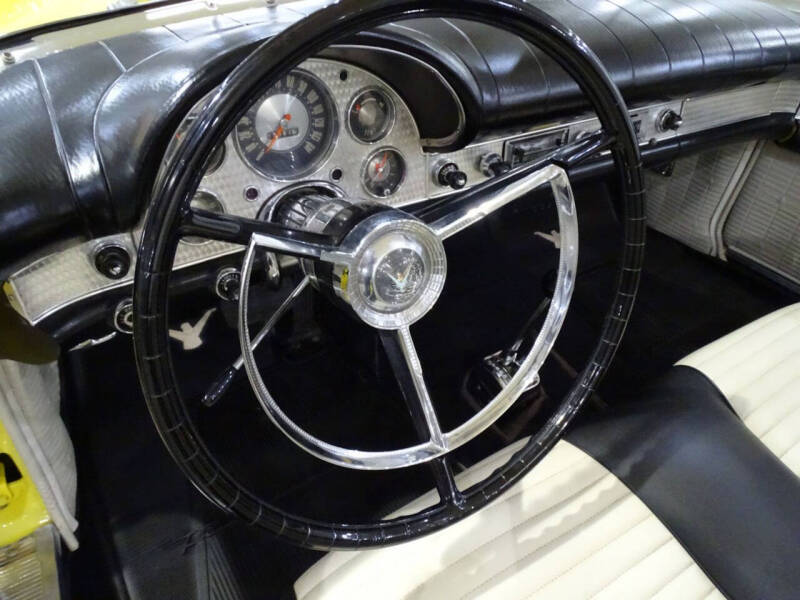 1957 Ford Thunderbird