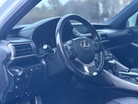 2017 Lexus IS 200t