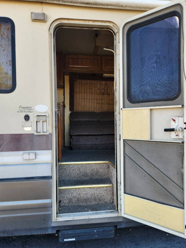 1989 Pace American 37F