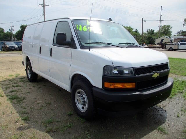2019 Chevrolet Express Cargo Work Van's photo
