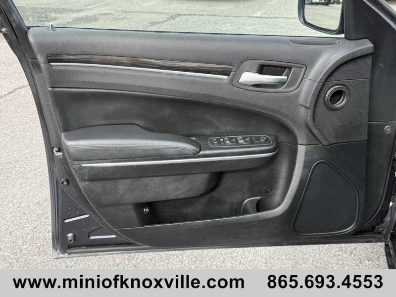 2015 Chrysler 300 Limited