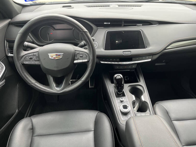 2023 Cadillac XT4 Sport