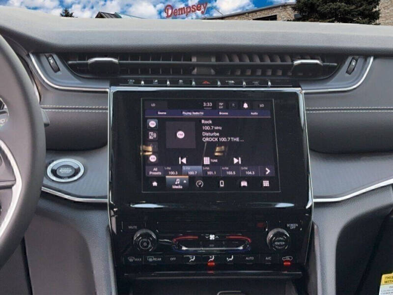 2023 Jeep Grand Cherokee Laredo