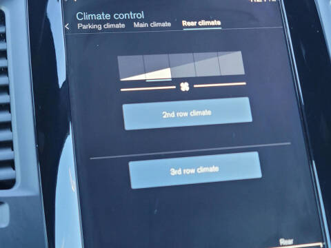 2018 Volvo XC90 T6 Momentum