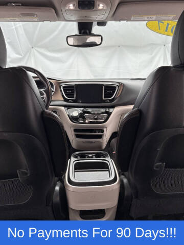 2017 Chrysler Pacifica Touring-L