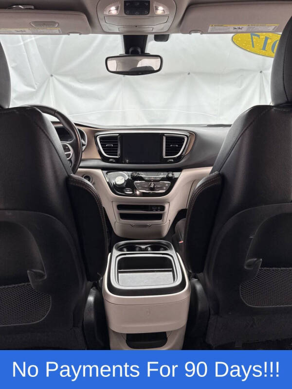 2017 Chrysler Pacifica Touring-L