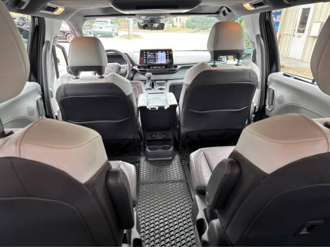 2024 Toyota Sienna XSE 7-Passenger